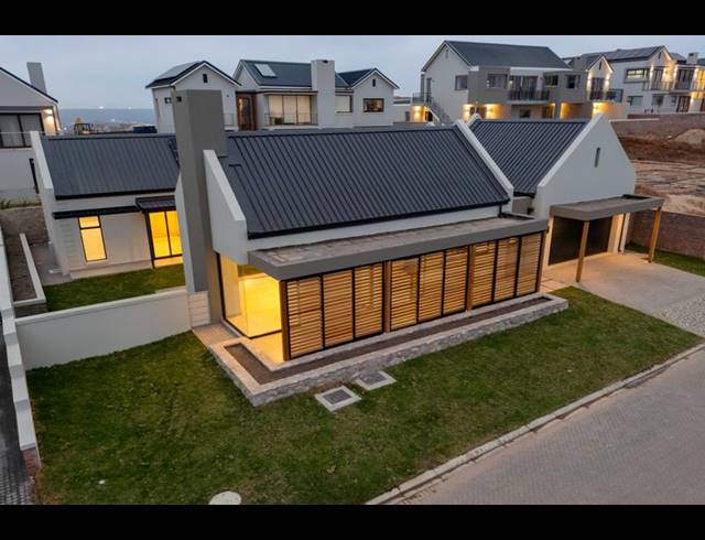 4 BEDROOM HOUSE FOR SALE IN RENOSTERBOS ESTATE